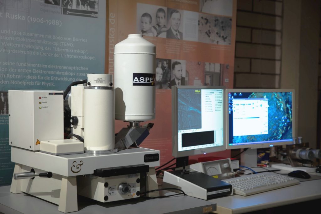 Rjl Microscanner Historisches PSEM im Elektronenmikroskopie-Museum Nürnberg zu sehen ...